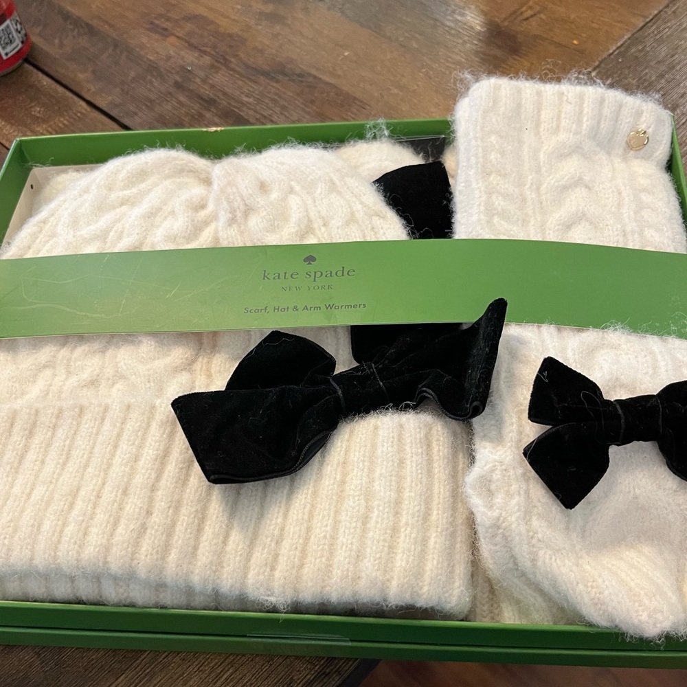 kate spade cream knit hat, scarf & arm warmers with black velvet bows